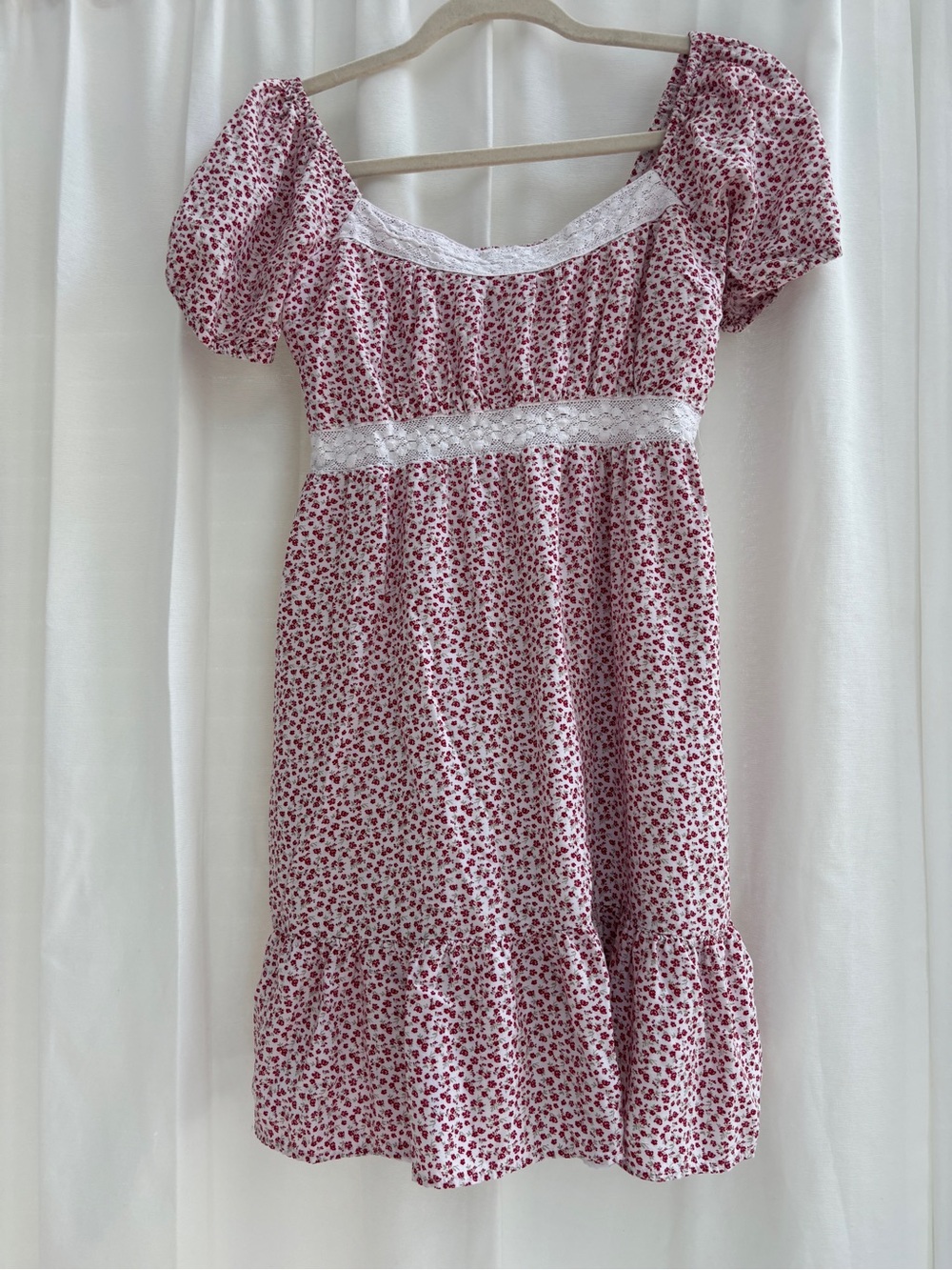 Hollister Pink Floral Lace-Trim Casual Dress